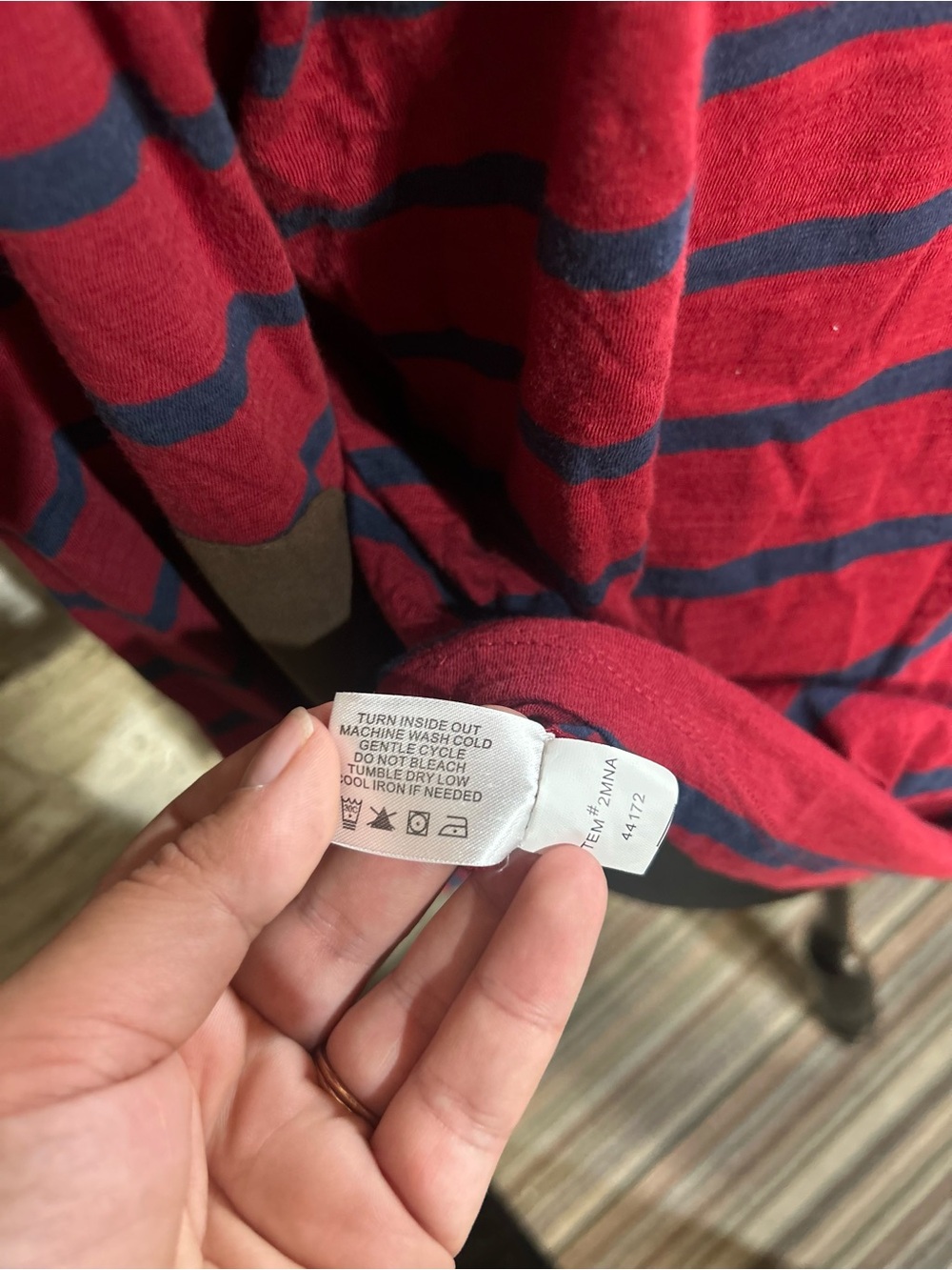 Orvis Striped V-Neck Long Sleeve Top - Red & Navy Size Medium Patches on Elbow - Picture 8 of 10